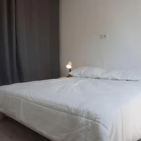 Le Dauphin Du بورت-لا-نوفيل